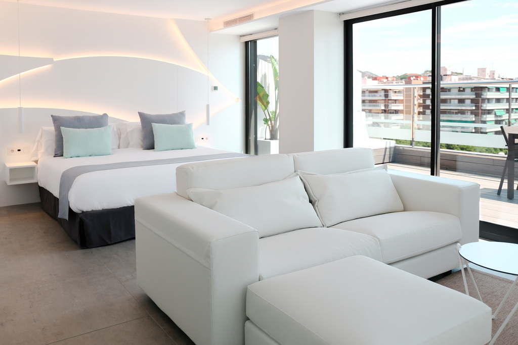 Nature Suite with Hydromassage & Terrace swimming pool view