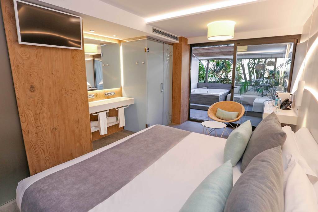 Nature Room with Hydromassage on the Terrace