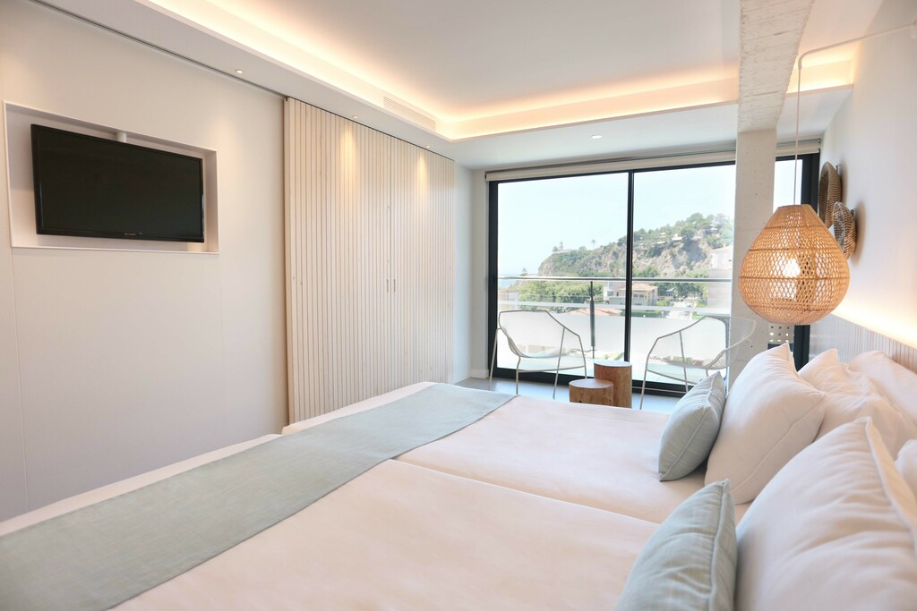 Mediterranean Room with Balcony sea view
