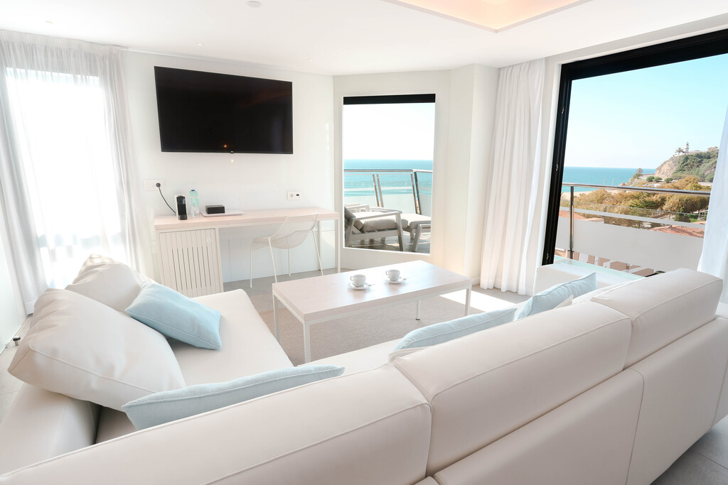 ​Ocean7 Suite with Hydromassage & Terrace sea view